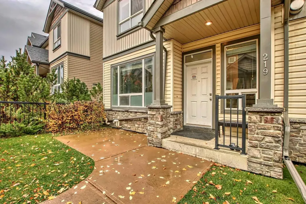 219 Kincora Lane NW Calgary AB T3R 0G7