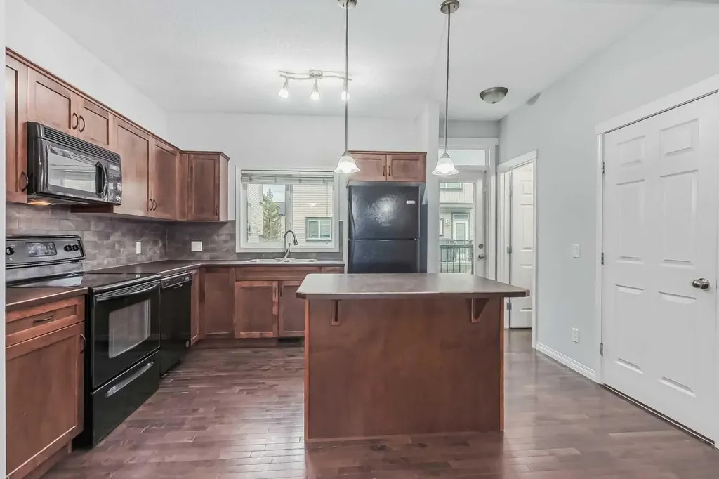 219 Kincora Lane NW Calgary AB T3R 0G7
