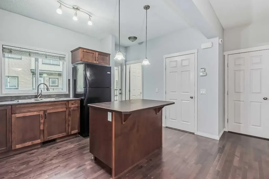 219 Kincora Lane NW Calgary AB T3R 0G7