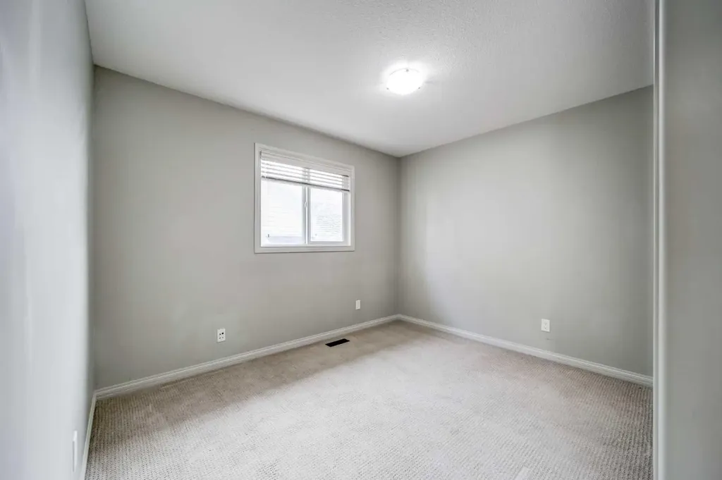 29 Coalbanks Link W Lethbridge AB T1J 4R8