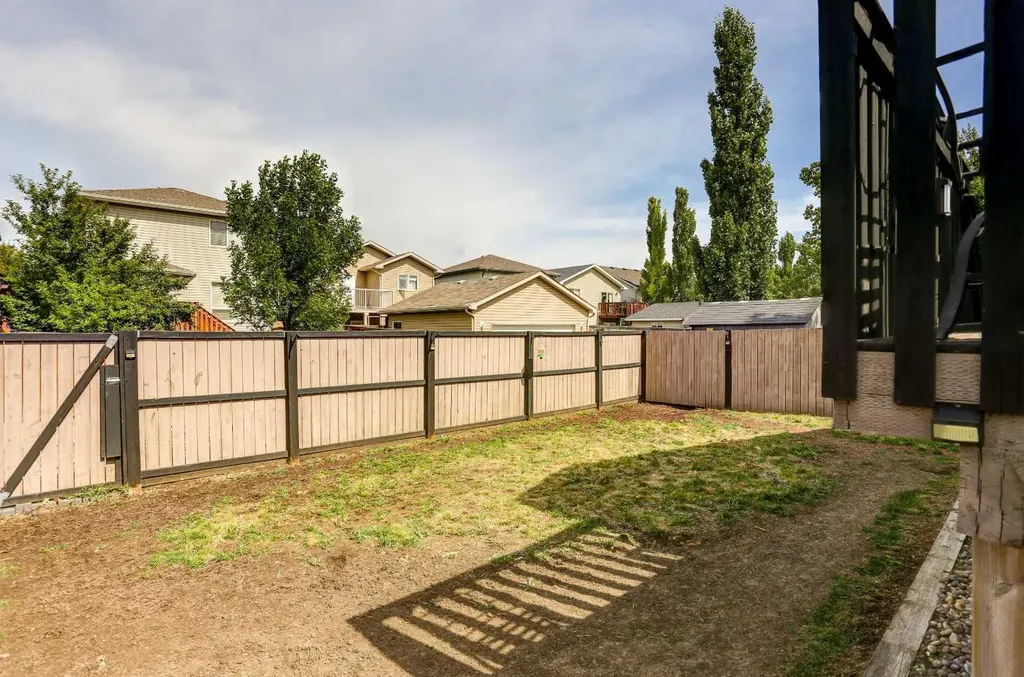 29 Coalbanks Link W Lethbridge AB T1J 4R8