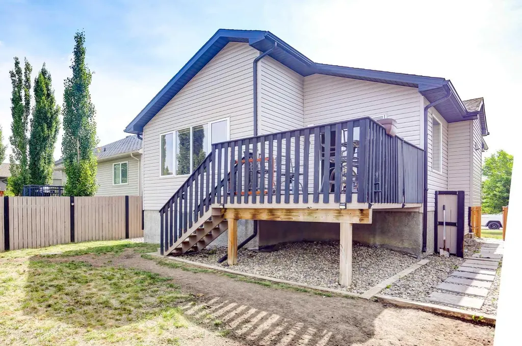 29 Coalbanks Link W Lethbridge AB T1J 4R8