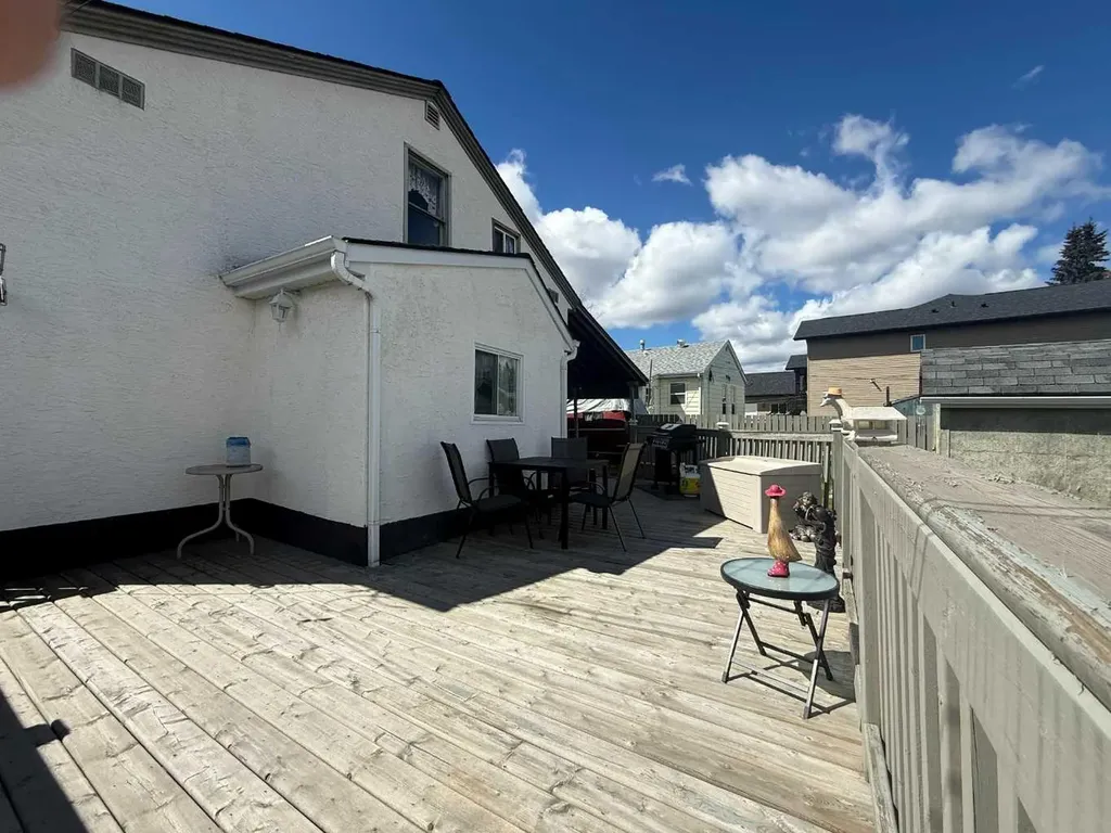 4820 17 Avenue Edson AB T7E 1V6