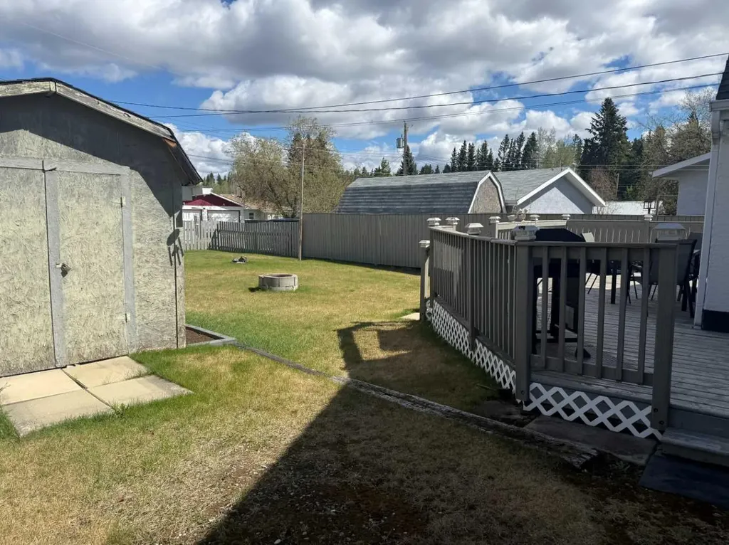 4820 17 Avenue Edson AB T7E 1V6