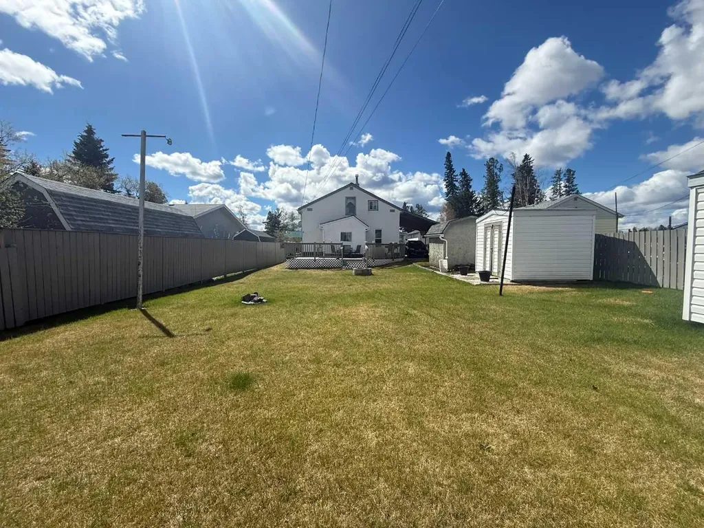 4820 17 Avenue Edson AB T7E 1V6