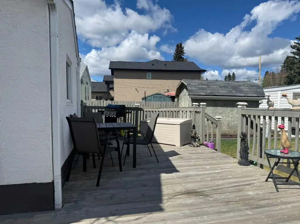 4820 17 Avenue Edson AB T7E 1V6