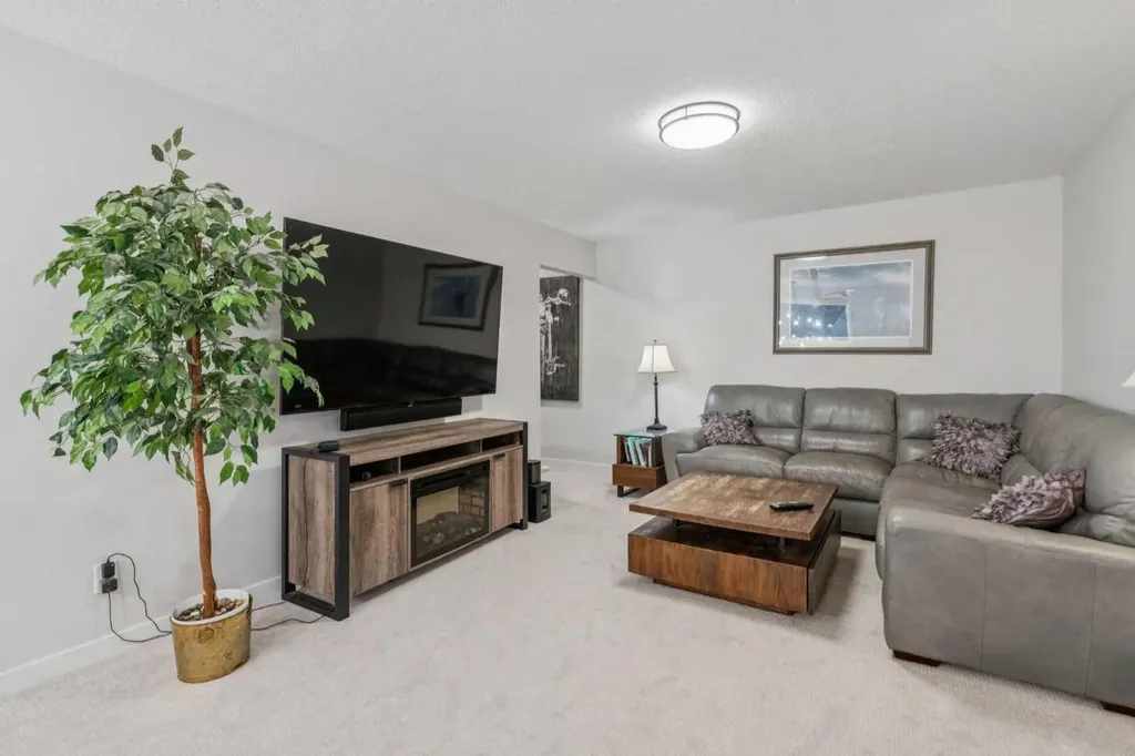 70 Savoy Landing SE Calgary AB T3S 0G6