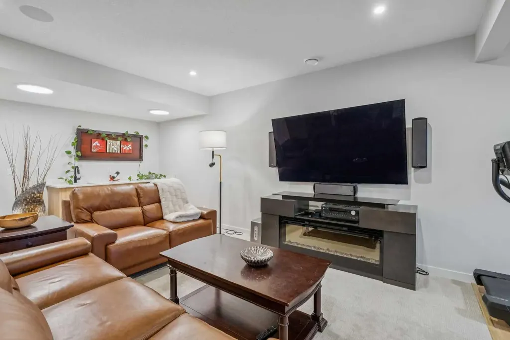 70 Savoy Landing SE Calgary AB T3S 0G6