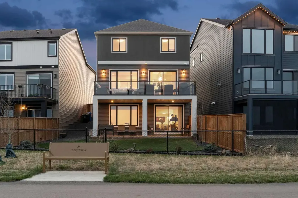 70 Savoy Landing SE Calgary AB T3S 0G6