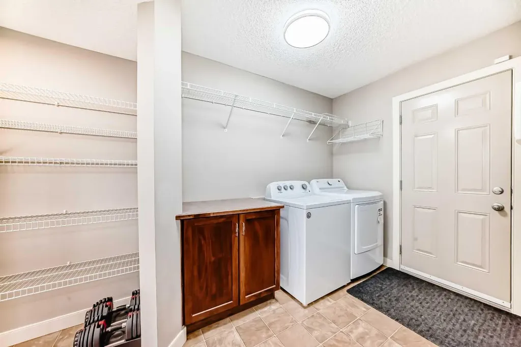 455 Hidden Creek Boulevard NW Calgary AB T3K 0C1