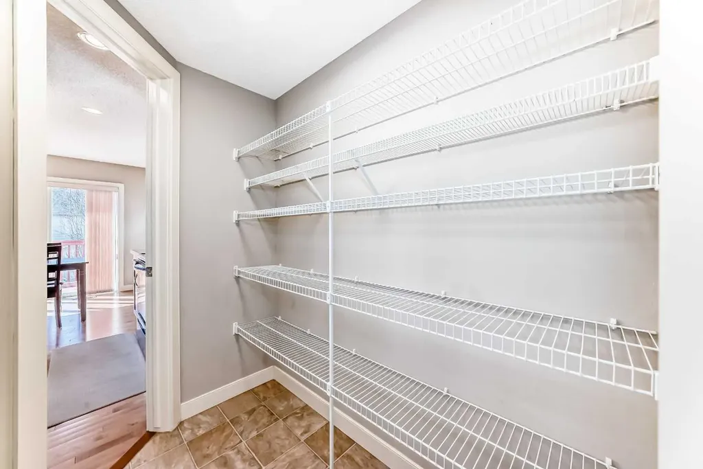 455 Hidden Creek Boulevard NW Calgary AB T3K 0C1