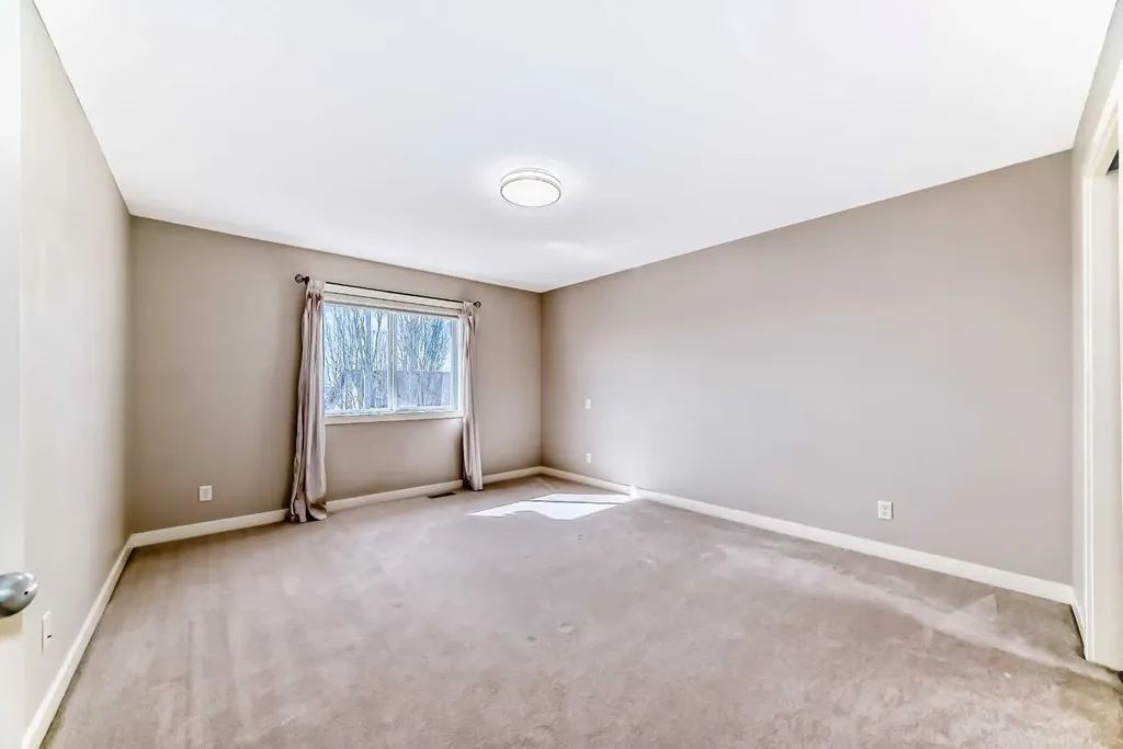 455 Hidden Creek Boulevard NW Calgary AB T3K 0C1