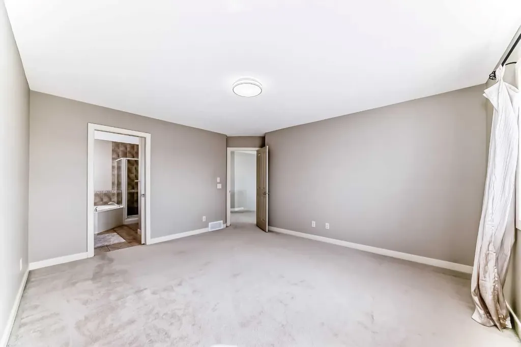 455 Hidden Creek Boulevard NW Calgary AB T3K 0C1