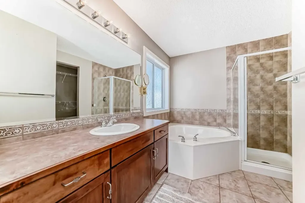 455 Hidden Creek Boulevard NW Calgary AB T3K 0C1