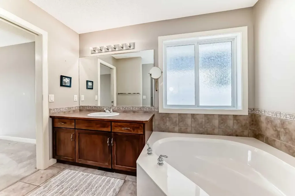 455 Hidden Creek Boulevard NW Calgary AB T3K 0C1