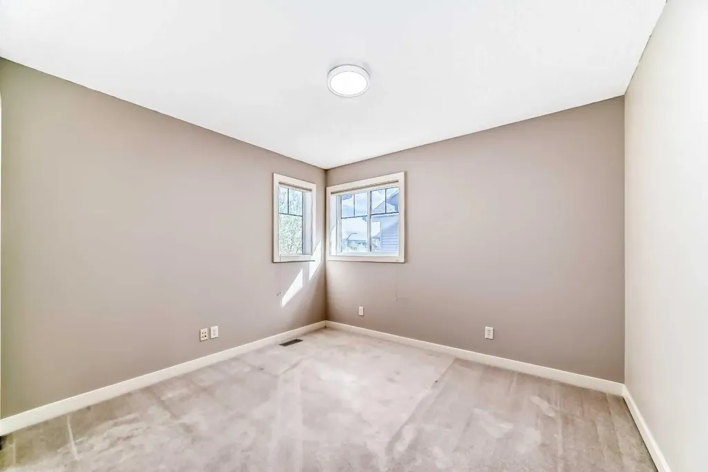 455 Hidden Creek Boulevard NW Calgary AB T3K 0C1