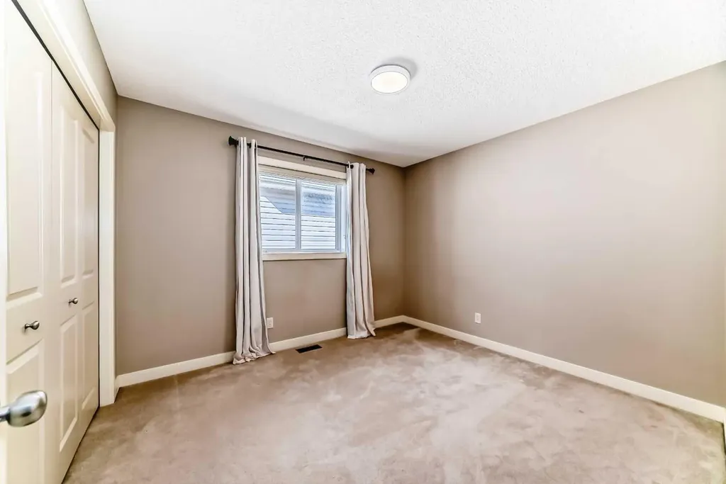 455 Hidden Creek Boulevard NW Calgary AB T3K 0C1