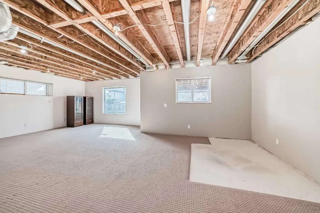 455 Hidden Creek Boulevard NW Calgary AB T3K 0C1
