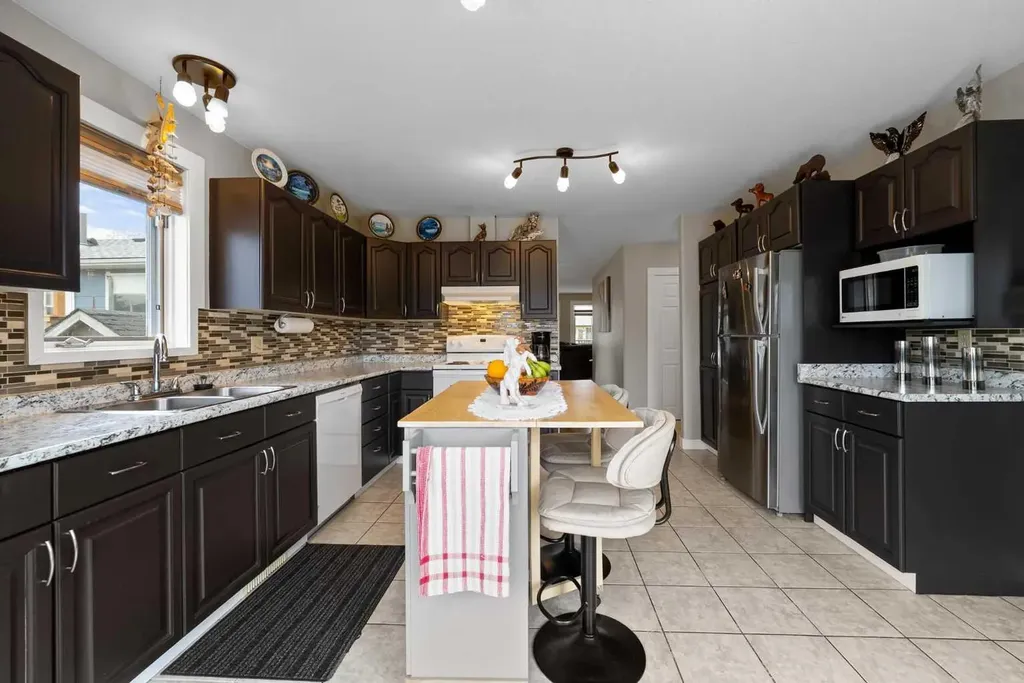 4319 54 Avenue Tofield AB T0B 4J0