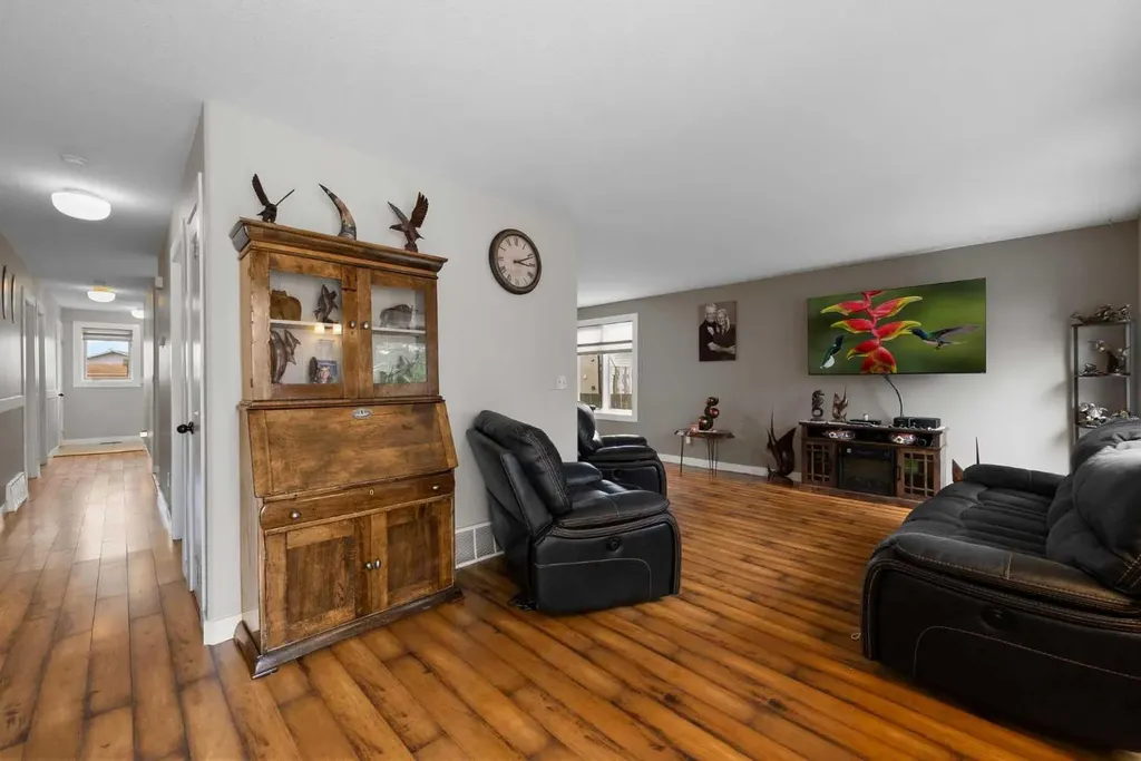 4319 54 Avenue Tofield AB T0B 4J0