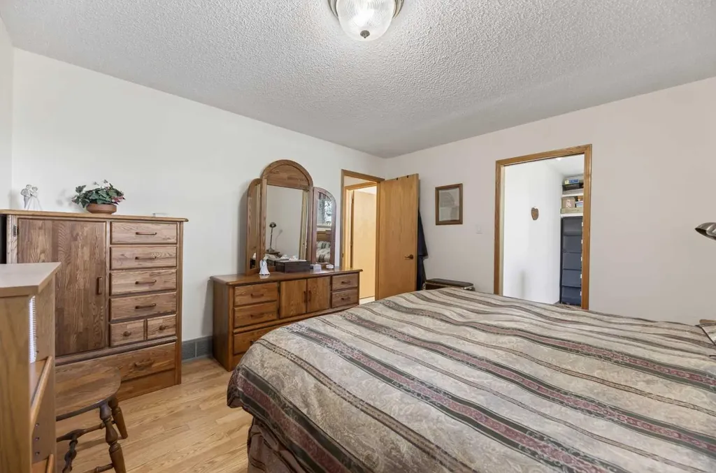 30344 Range Road 15 Rural Mountain View County AB T0M 0N0