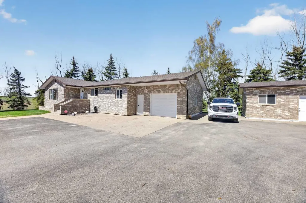 30344 Range Road 15 Rural Mountain View County AB T0M 0N0