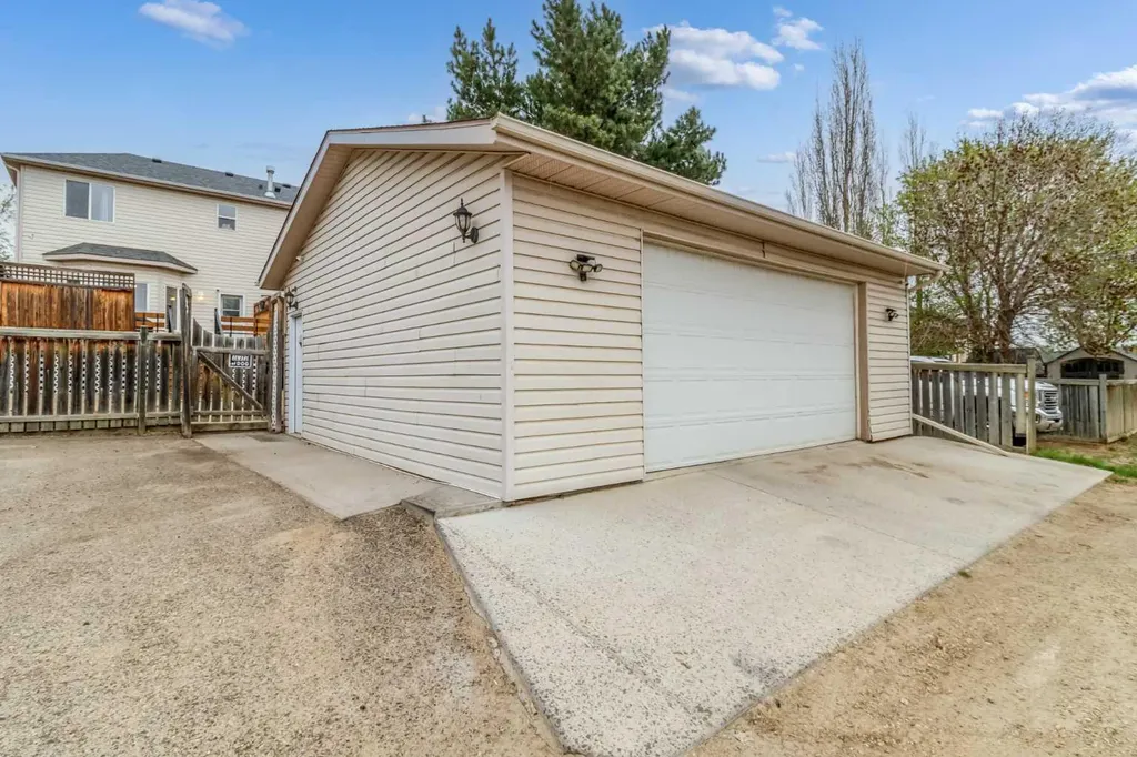 5509 Panorama Drive Blackfalds AB T4M 0C9
