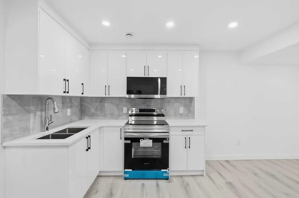 1612 Rangeview Drive SE Calgary AB T3S0K1