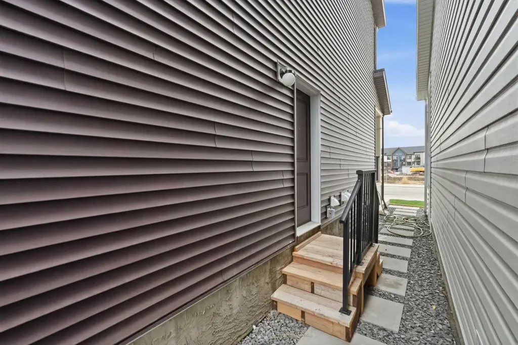 1612 Rangeview Drive SE Calgary AB T3S0K1