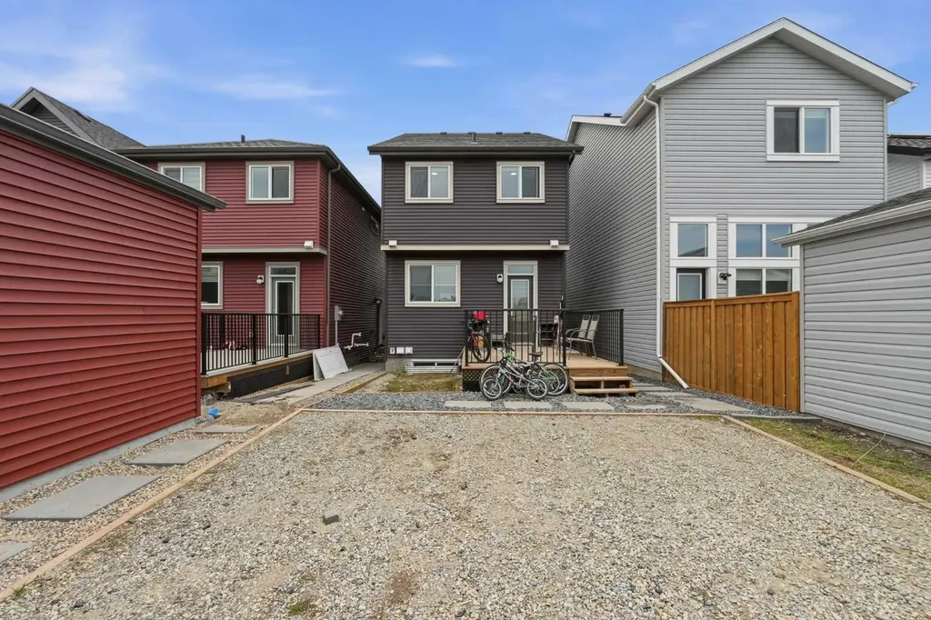 1612 Rangeview Drive SE Calgary AB T3S0K1