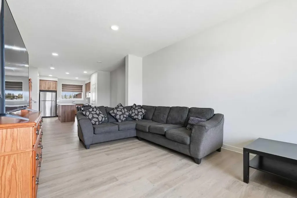 1612 Rangeview Drive SE Calgary AB T3S0K1