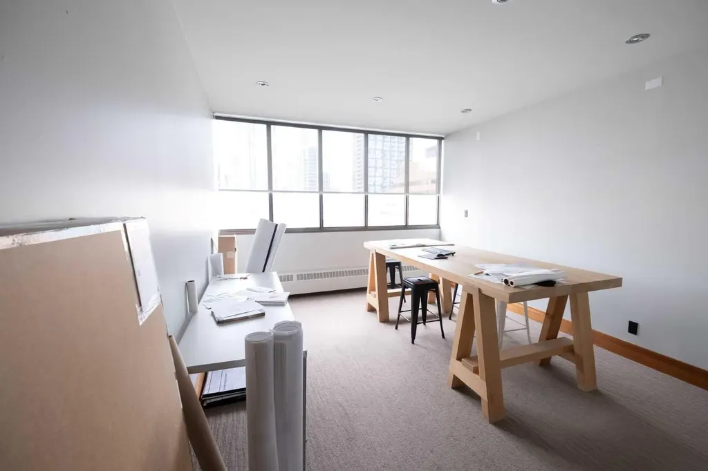 602 12 Avenue SW Calgary AB T2R 1J3