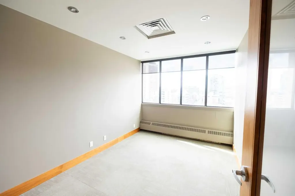 602 12 Avenue SW Calgary AB T2R 1J3