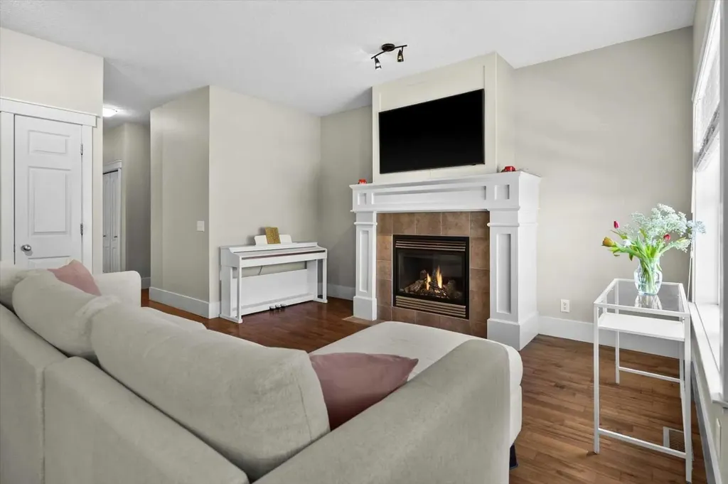 9000 Wentworth Avenue SW Calgary AB T3H 5K2