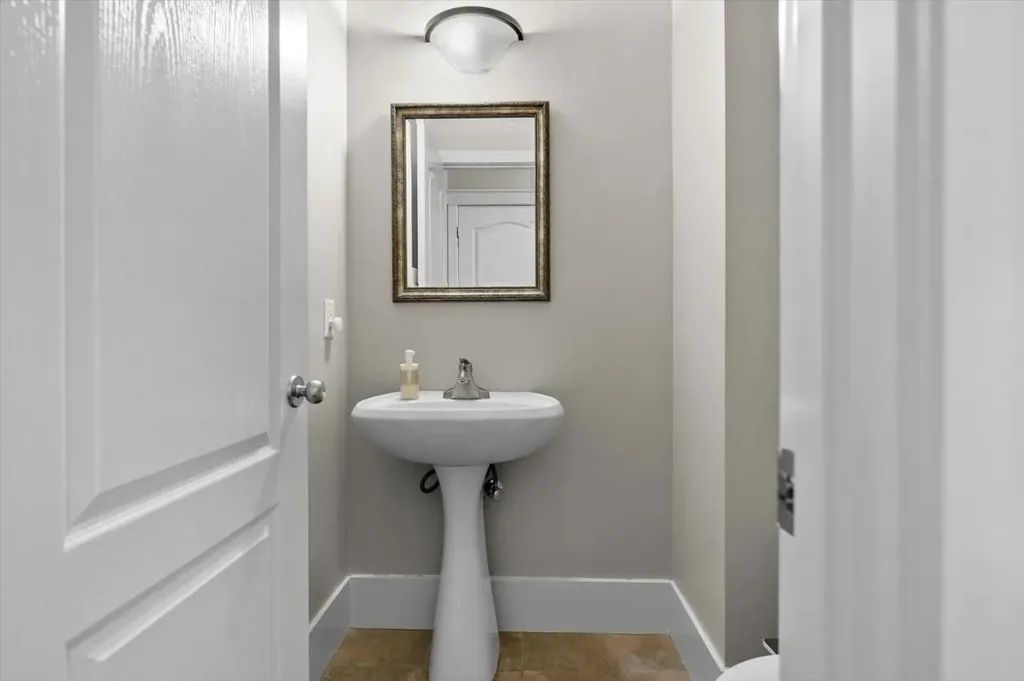 9000 Wentworth Avenue SW Calgary AB T3H 5K2
