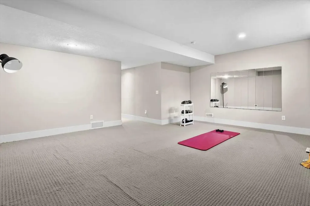 9000 Wentworth Avenue SW Calgary AB T3H 5K2
