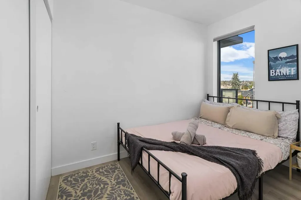 123 4 Street NE Calgary AB T2E 8K3