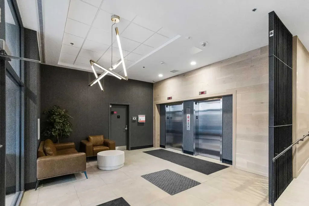 123 4 Street NE Calgary AB T2E 8K3