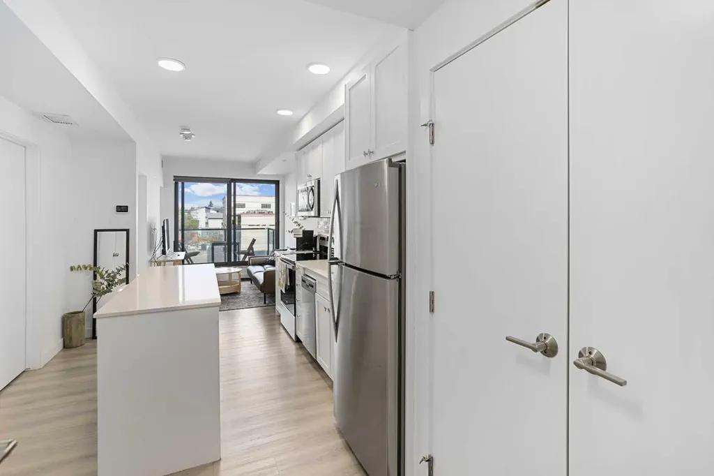123 4 Street NE Calgary AB T2E 8K3