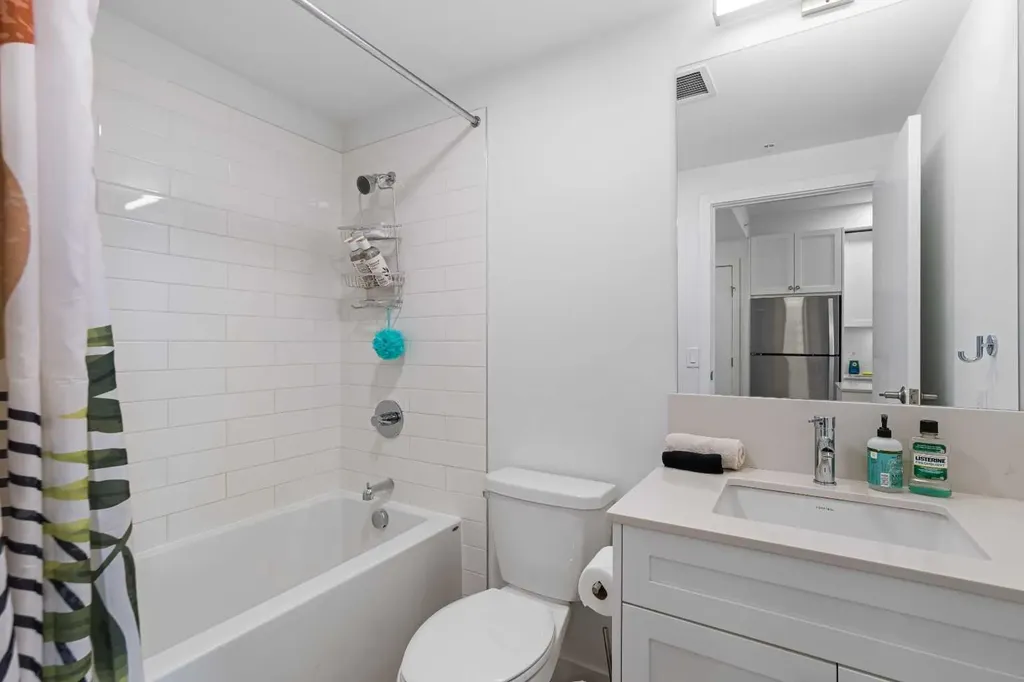 123 4 Street NE Calgary AB T2E 8K3