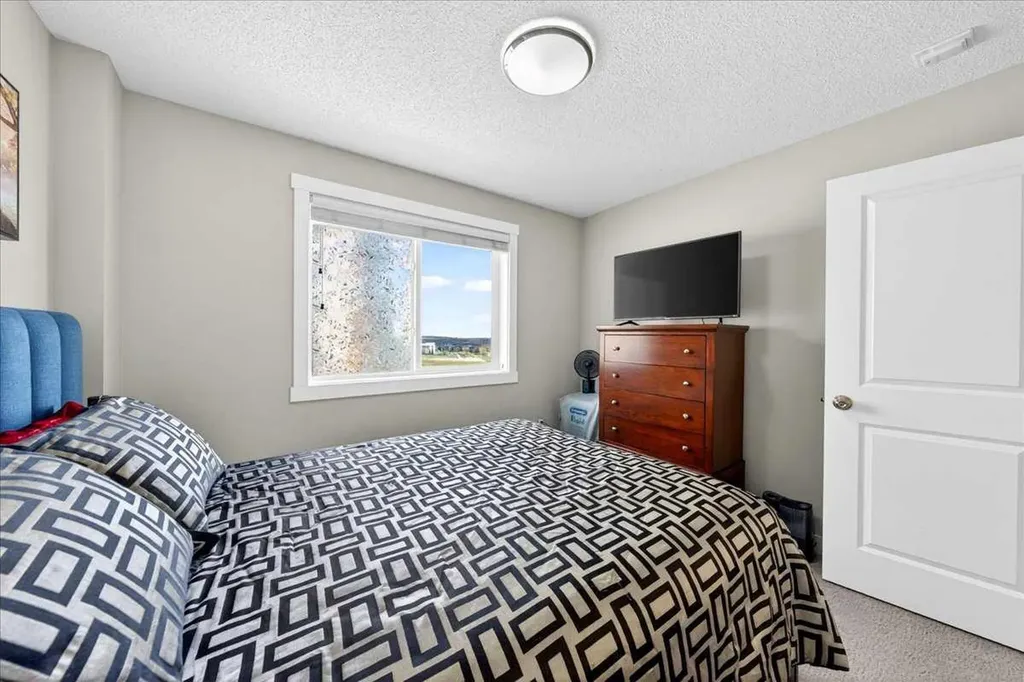 10 Kincora Glen Park NW Calgary AB T3R 1R9