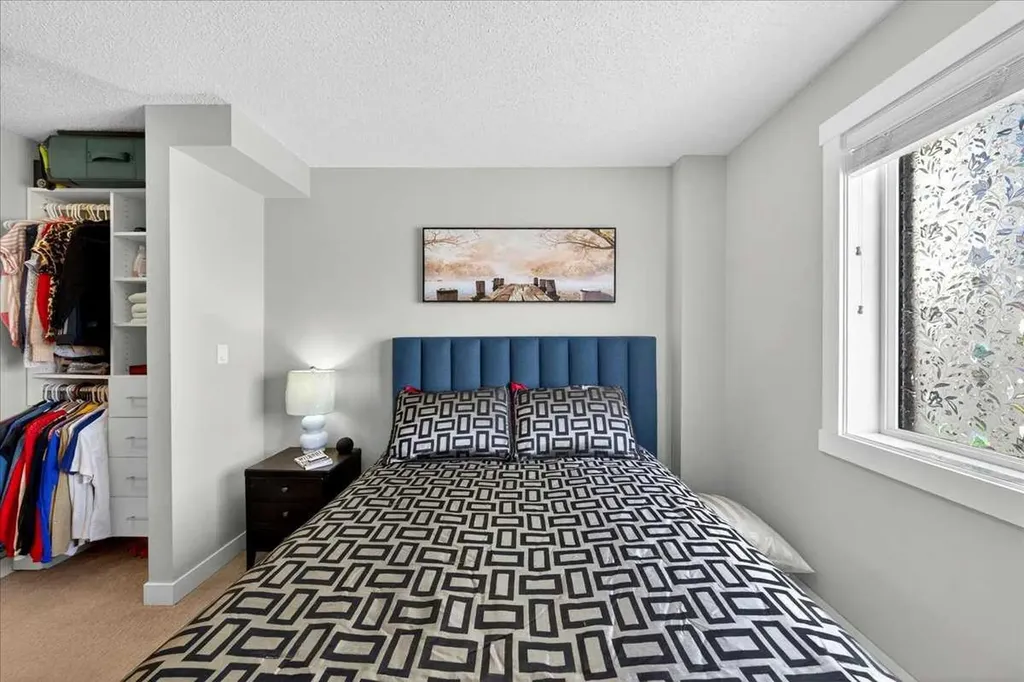 10 Kincora Glen Park NW Calgary AB T3R 1R9