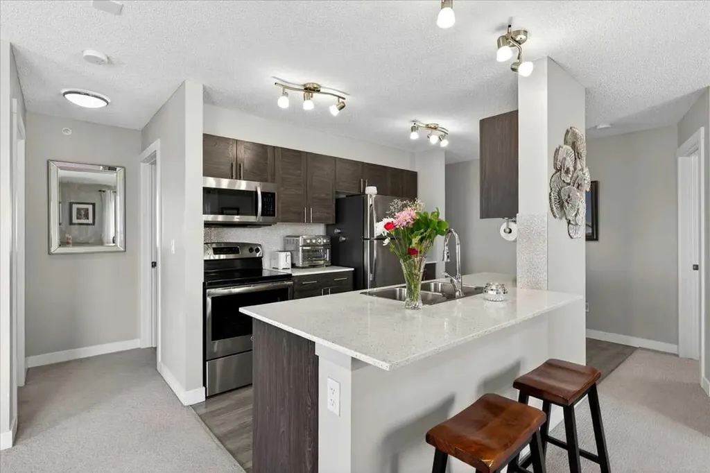 10 Kincora Glen Park NW Calgary AB T3R 1R9