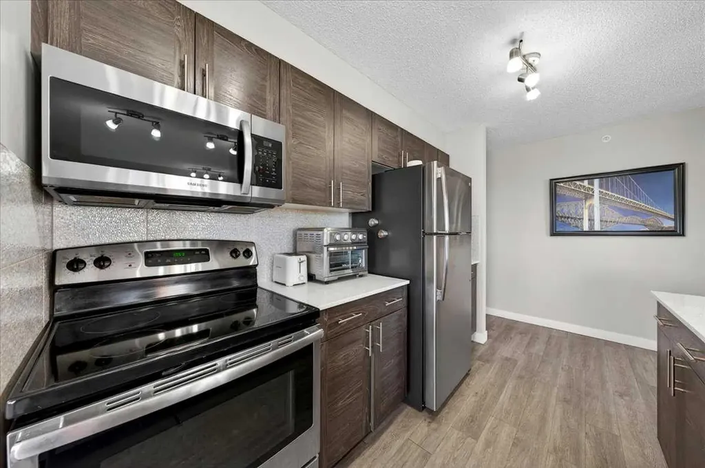10 Kincora Glen Park NW Calgary AB T3R 1R9