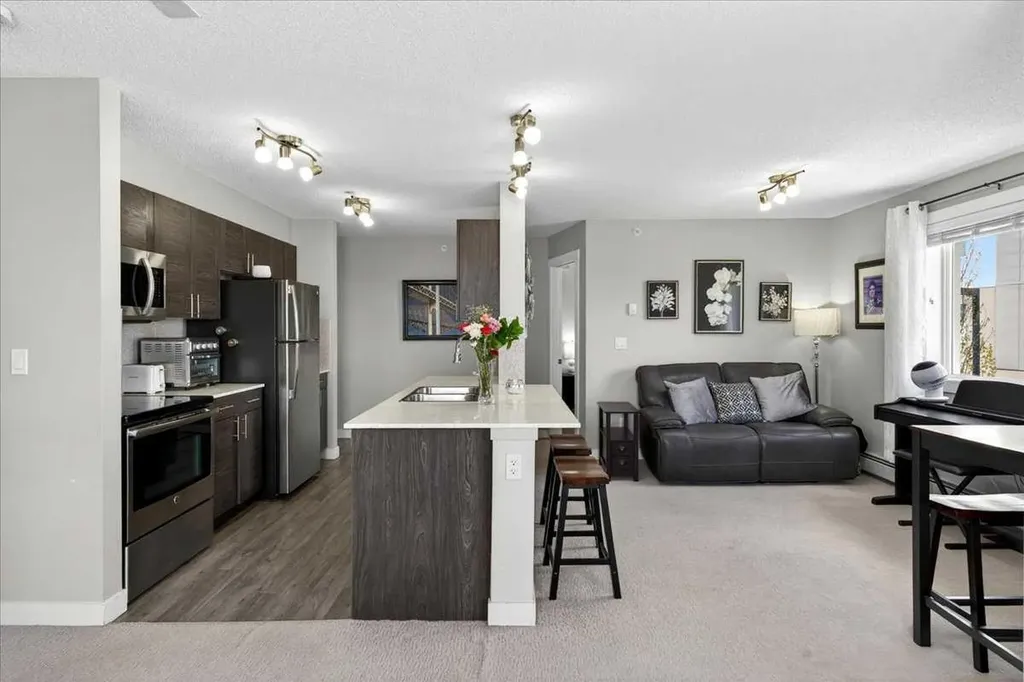 10 Kincora Glen Park NW Calgary AB T3R 1R9