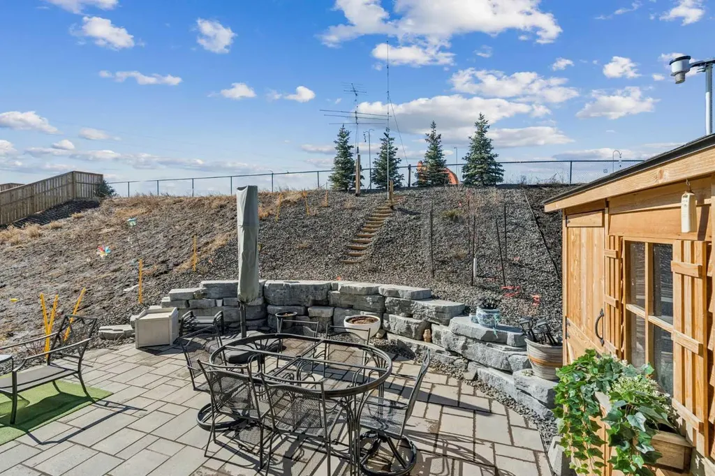 24 Willow Park Point Cochrane AB T4C 2V3