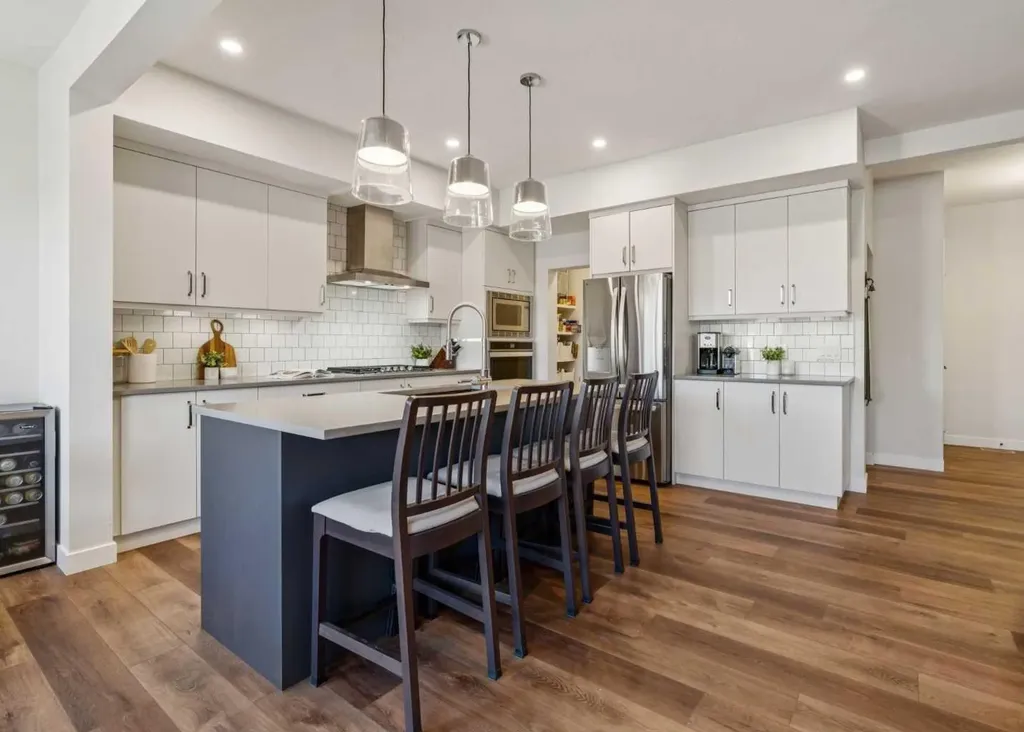 24 Willow Park Point Cochrane AB T4C 2V3