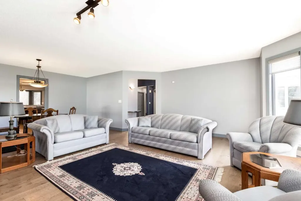 5949 45 Street Crescent Innisfail AB T4G 1L4
