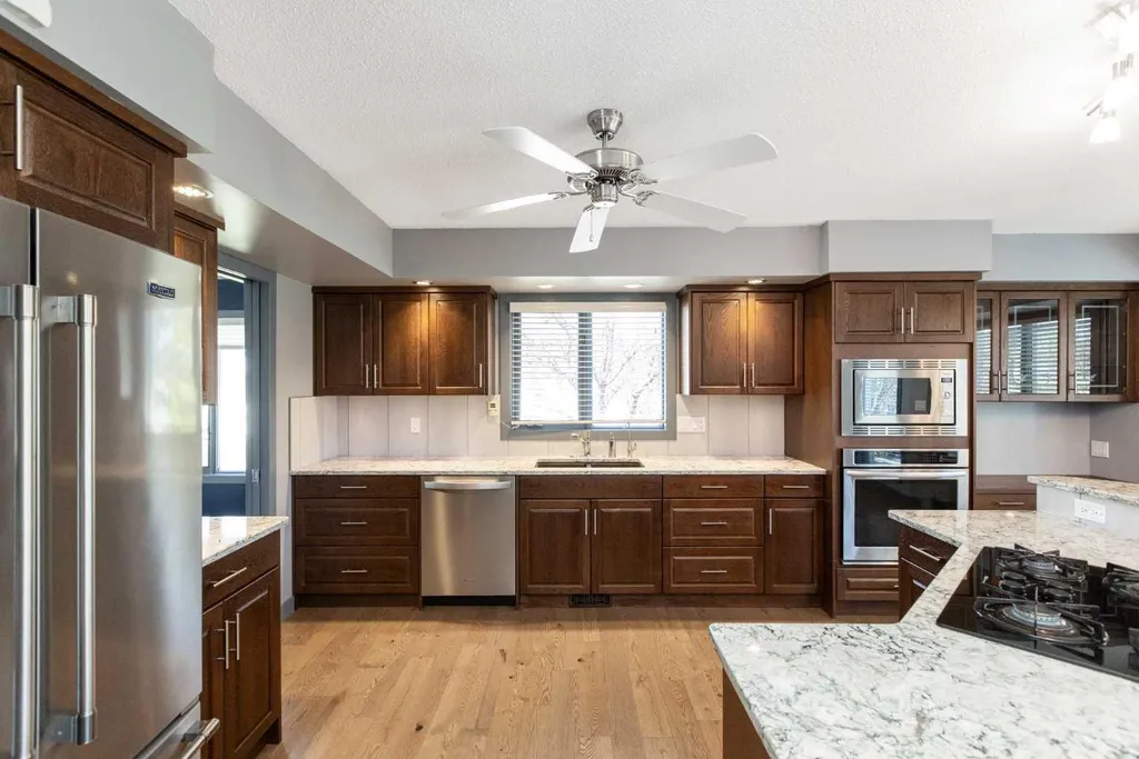 5949 45 Street Crescent Innisfail AB T4G 1L4
