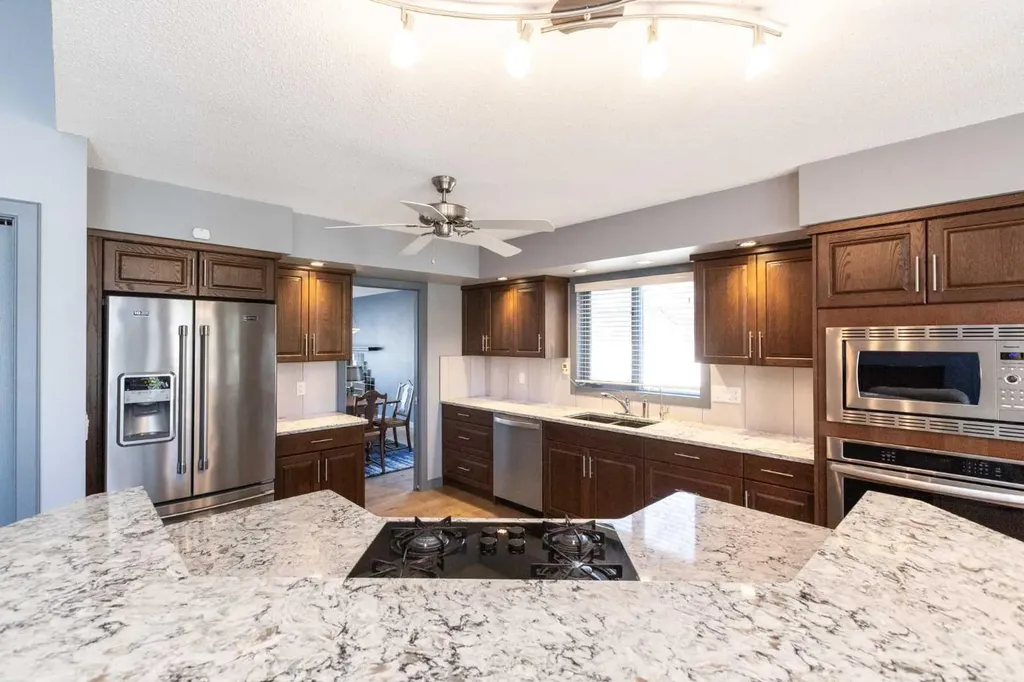 5949 45 Street Crescent Innisfail AB T4G 1L4